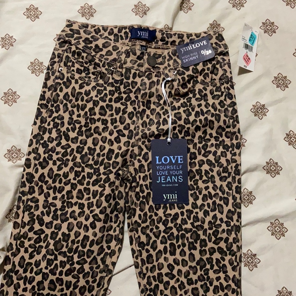 size 0/24 high rise skinny jeans, cheetah print. brand new never used, tags